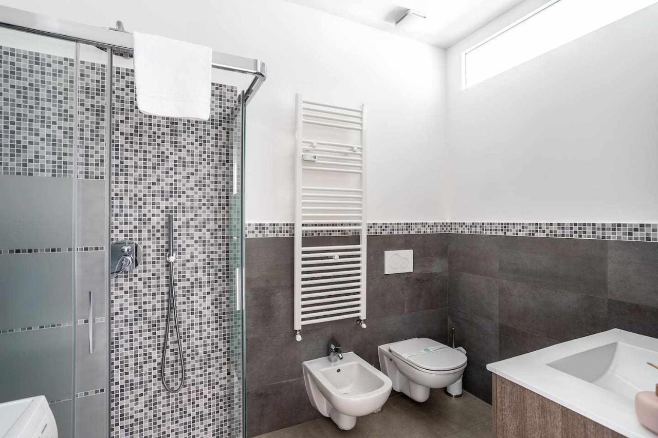 Milano City Apartments - Parking And Comfort - Spacious Apt Up To 8 Pax Luaran gambar