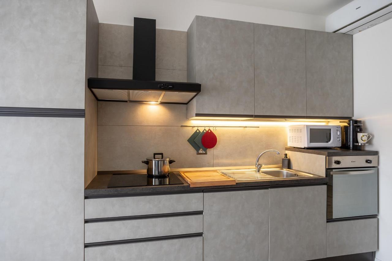 Milano City Apartments - Parking And Comfort - Spacious Apt Up To 8 Pax Luaran gambar